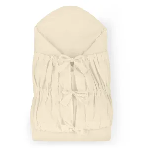 PETITE&MARS Zavinovačka šnurovacia Nurse s pevnou kokosovou vložkou Light Beige 75x75 cm