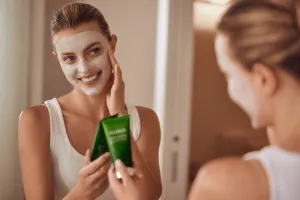 AHAVA Mineral Radiance Detoxikačná bahenná maska 100ml