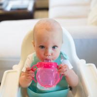 Dr.BROWN´S HRNČEK S MÄKKÝM NÁUSTKOM 180 ml