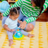 BRIGHT STARTS Hračka hudobná svietiaca Press&Glow Spinner 6m+