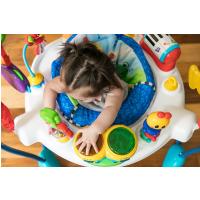 BABY EINSTEIN Skákadlo/aktívne centrum 2v1 Neighborhood Symphony 6m+ do 11 kg