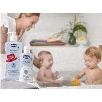CHICCO Šampón jemný na vlasy a telo s dávkovačom Baby Moments 92 % prírodných zložiek 500 ml