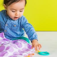 BRIGHT STARTS Lehátko vibrujúce Safari Fun™ 0m+ do 9 kg