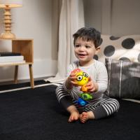 BABY EINSTEIN Hračka senzorická Curiosity Clutch™ 3m+