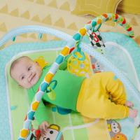 BRIGHT STARTS Deka na hranie s aktivitami Oball Grip & Kick™ 0m+