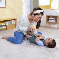 BRIGHT STARTS Hryzačka s hrkálkou Winnie the Pooh™ Hunny & Shake™ 2ks, 0m+