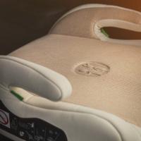 PETITE&MARS Podsedák Optimus Pro i-Size Caramel Brown 125 - 150 cm (22-36 kg)