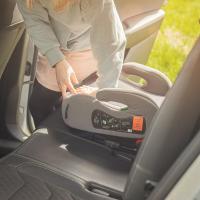 PETITE&MARS Podsedák Optimus Pro i-Size Black Air 125 - 150 cm (22-36 kg)