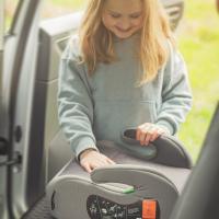 PETITE&MARS Podsedák Optimus Pro i-Size Black Air 125 - 150 cm (22-36 kg)