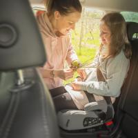 PETITE&MARS Podsedák Optimus Pro i-Size Grey Air 125 - 150 cm (22-36 kg)