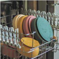 PETITE&MARS Tanier silikónový s prísavkou TAKE&MATCH Intense Ochre 6m+