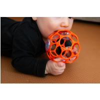 OBALL Hračka Oball RATTLE 10 cm 0m+ orange + 50 ml Aquaint