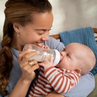 AVENT FĽAŠA Natural Response 240 ml