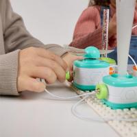 Miniland - zabawki edukacyjne Miniland Electrofun Génius obvodov  Veľká vedecká laboratórna sada Elektronické experimety