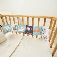 Miniland Kontrastná senzorická knižka – More