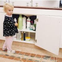 Dreambaby Bezpečnostný zámok na skrinky- extra dlhý